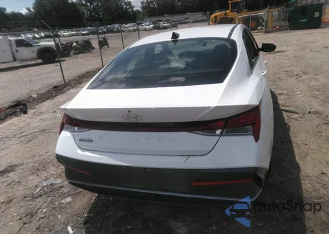 2024 Hyundai Elantra Sel z USA, uszkodzony, nr VIN KMHLS4DG1RU708765